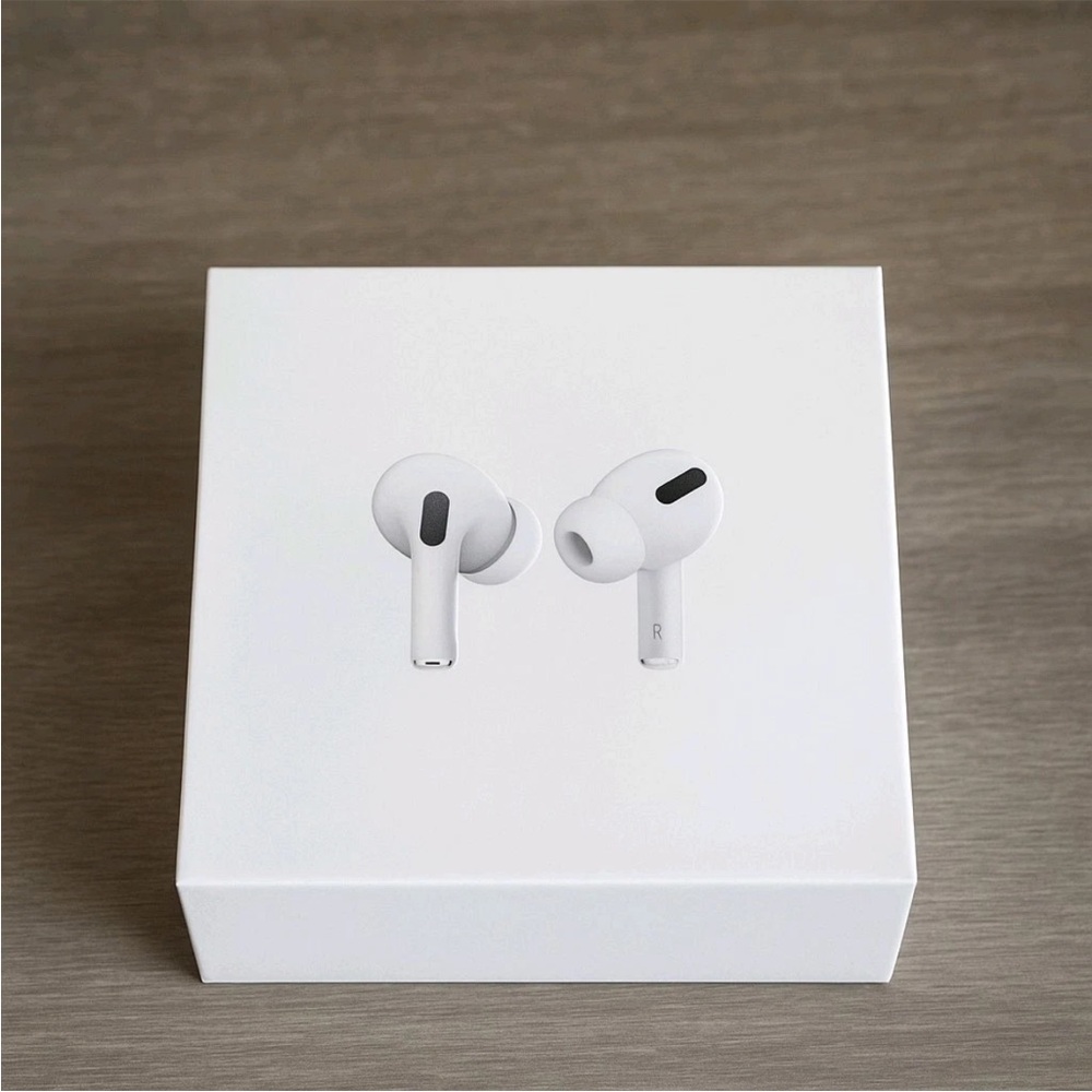 Apple AirPods Pro with White Charging Case